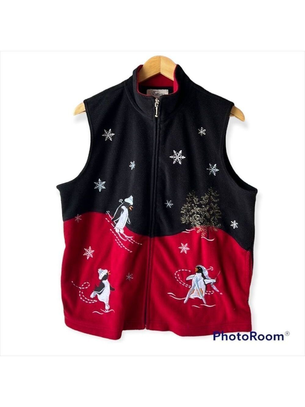 𝅺tradition Red and Black Vintage Winter Themed Vest
